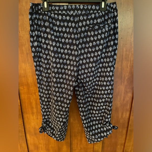 Zenergy Ikat Print Adjustable Capris Size M - Picture 2 of 4